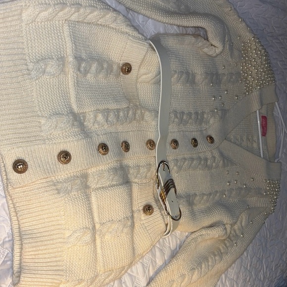 Elegant Cream Cardigan dress with Belt - Picture 2 of 3